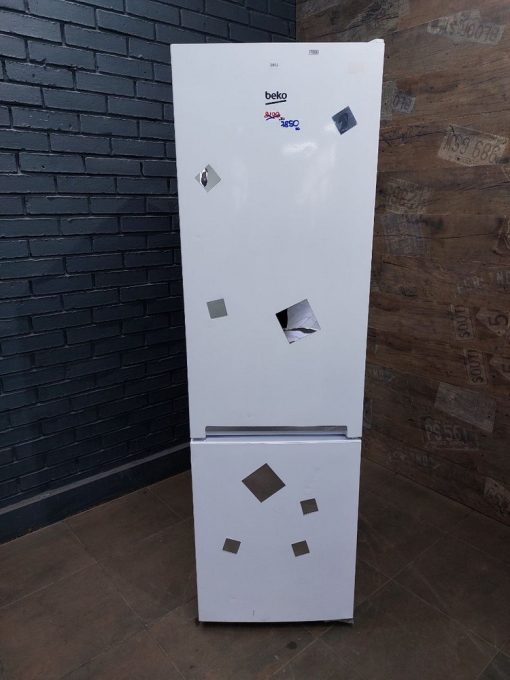 Холодильник двокамерний Beko RCSA300K20W