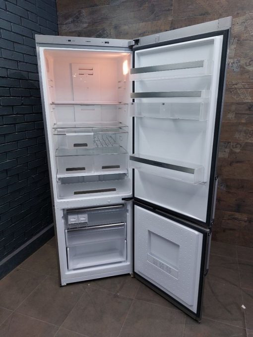 Холодильник двокамерний Siemens KG49NR94